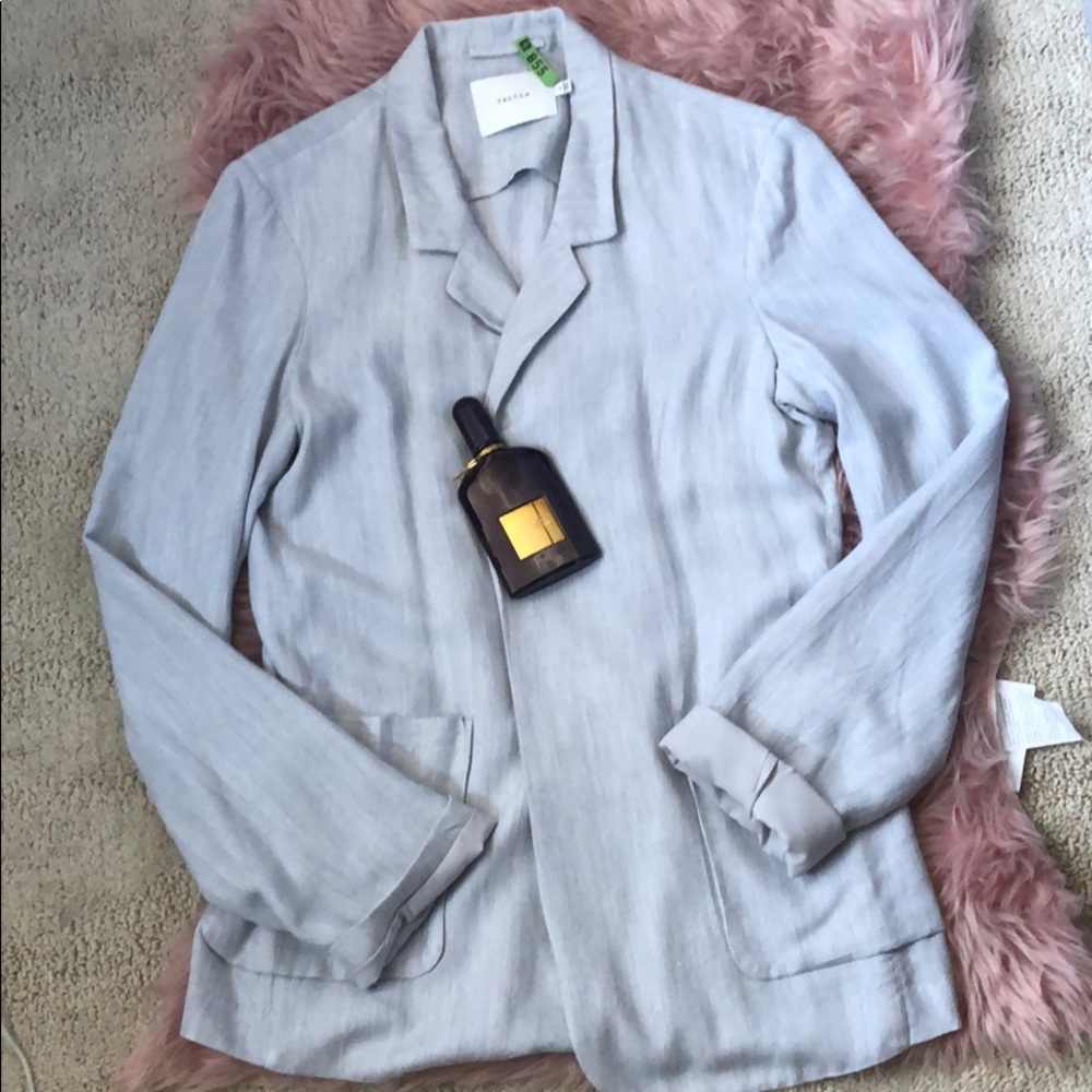 ✨Talula (Aritzia) Blazer size 8✨